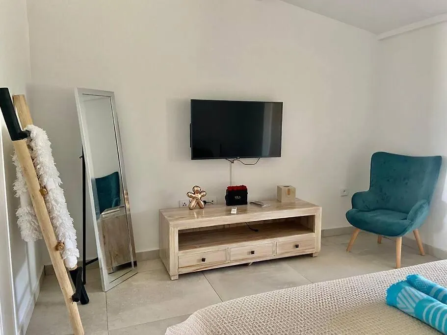 Villa Paradis Bleu Maison Sur La Plage, 2 Chambres, Piscines, Tennis Sandy Ground Sint Maarten
