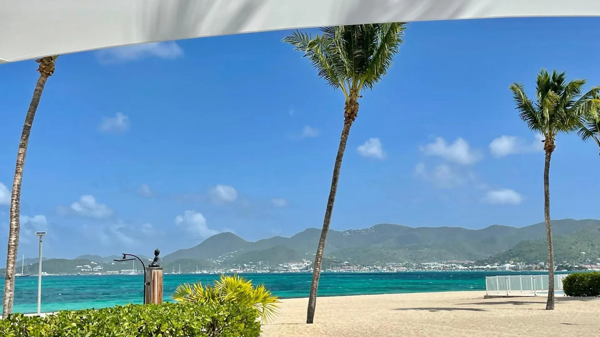Villa Paradis Bleu Maison Sur La Plage, 2 Chambres, Piscines, Tennis Sandy Ground Sint Maarten